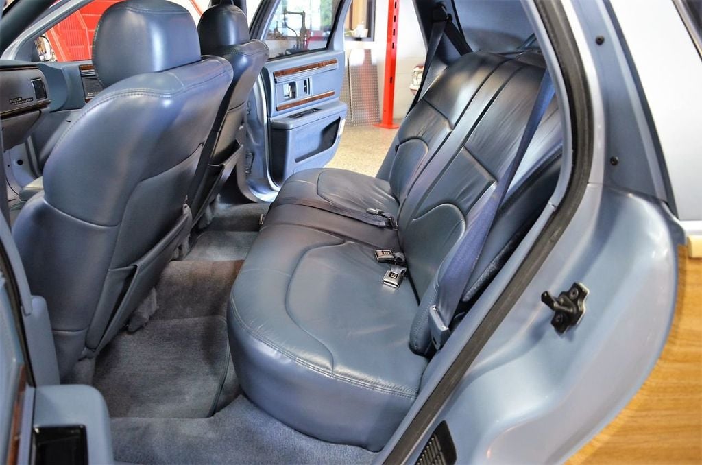 1996 Buick Roadmaster 4dr Wagon Estate Collectors Edition - 20255448 - 19
