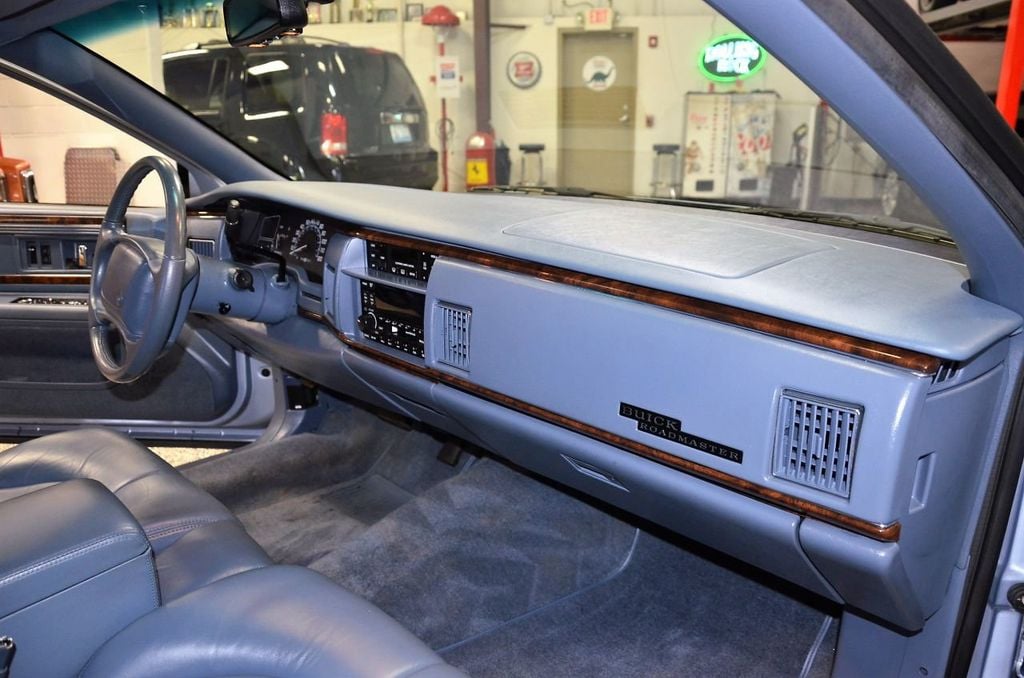 1996 Buick Roadmaster 4dr Wagon Estate Collectors Edition - 20255448 - 74