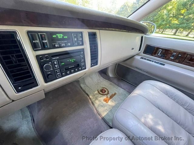 1996 Cadillac Fleetwood Brougham - 22587182 - 19