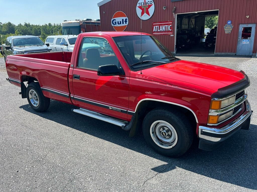 1996 Chevrolet Silverado photo 2