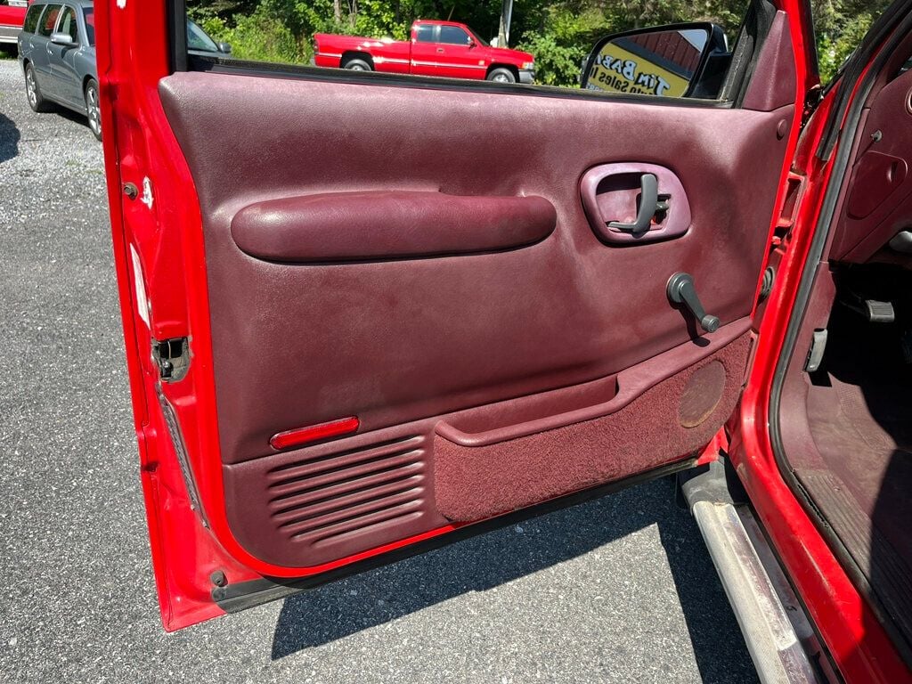 1996 Chevrolet Silverado photo 26