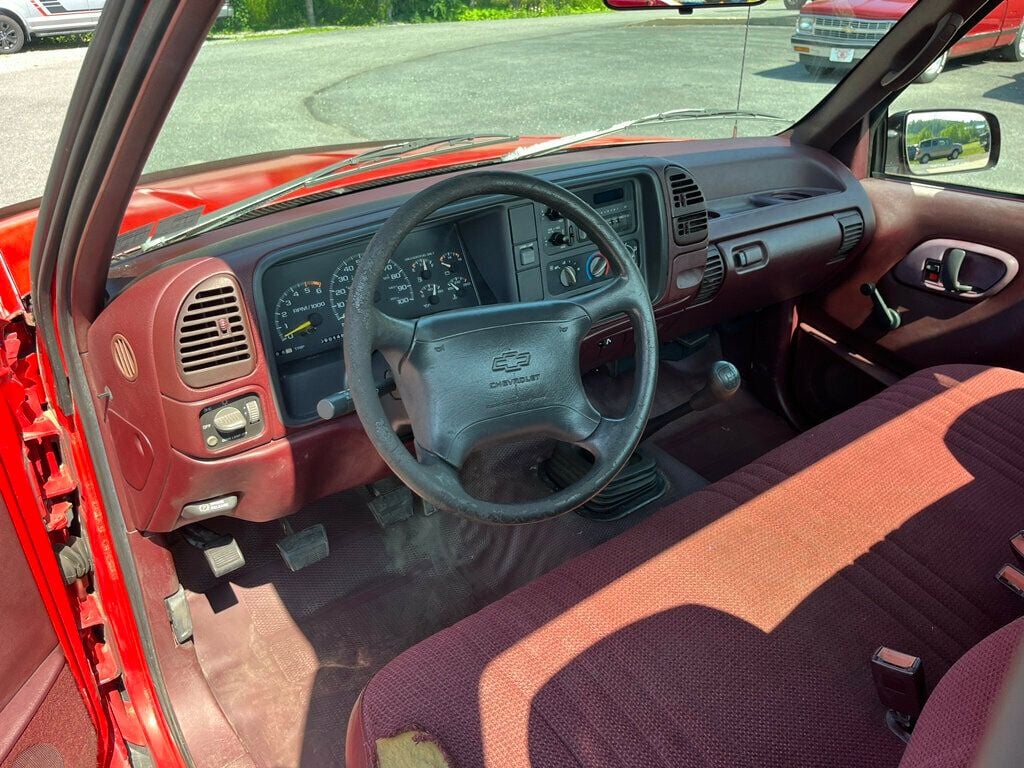 1996 Chevrolet Silverado photo 27