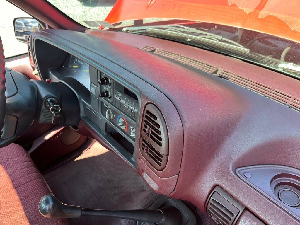 1996 Chevrolet Silverado photo 31