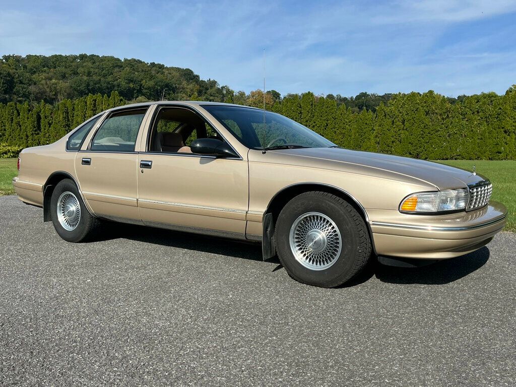 1996 Chevrolet Caprice Classic LT1 5.7L 350ci with Sport Suspension  - 22596588 - 0