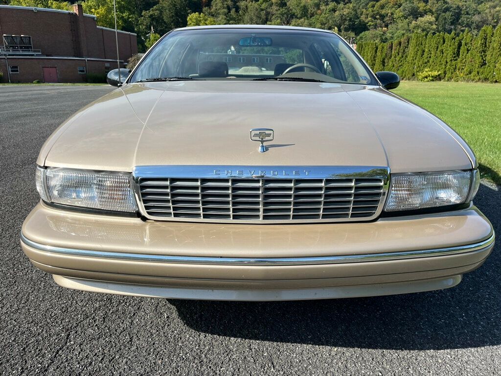 1996 Chevrolet Caprice Classic LT1 5.7L 350ci with Sport Suspension  - 22596588 - 1