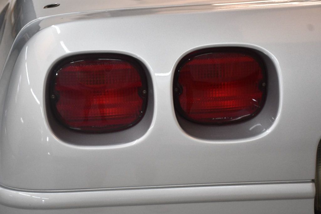 Chevrolet Corvette photo 11