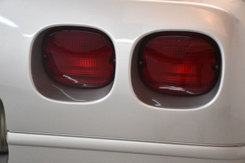 Chevrolet Corvette photo 12