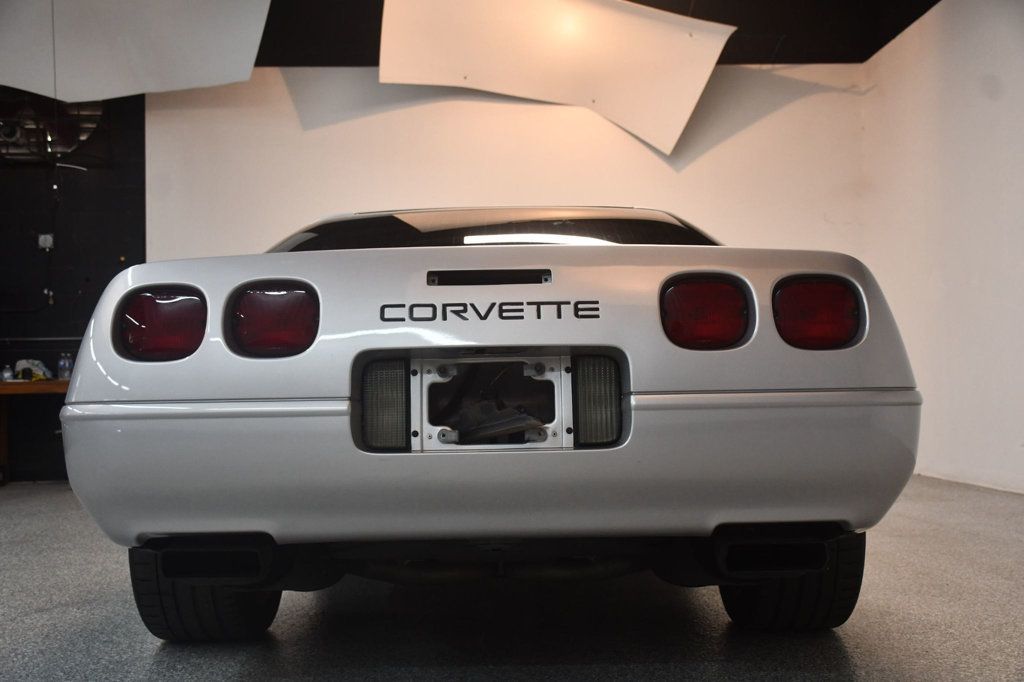 Chevrolet Corvette photo 13