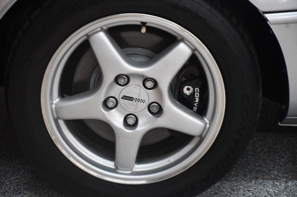 Chevrolet Corvette photo 16