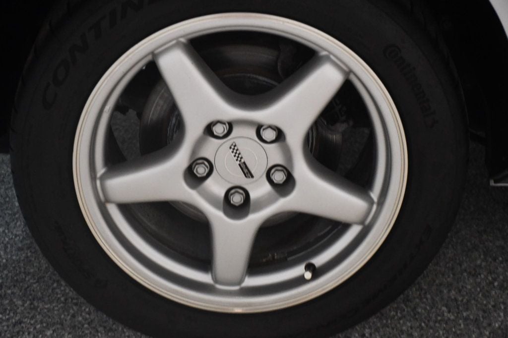 Chevrolet Corvette photo 18