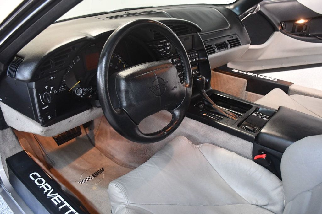 Chevrolet Corvette photo 23