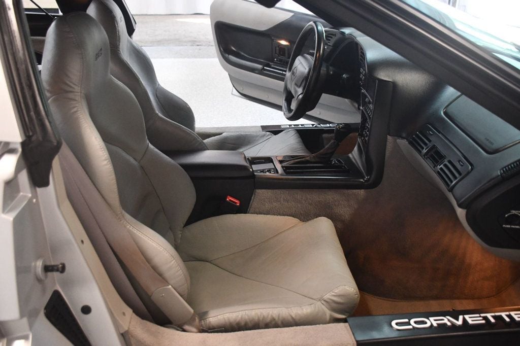 Chevrolet Corvette photo 28