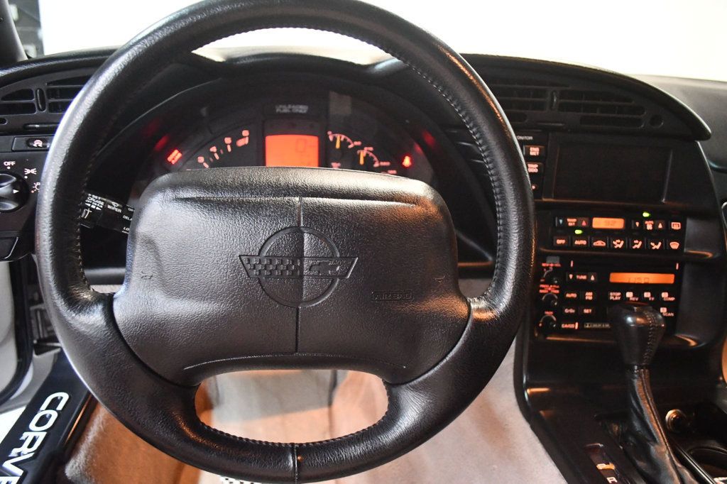 Chevrolet Corvette photo 31