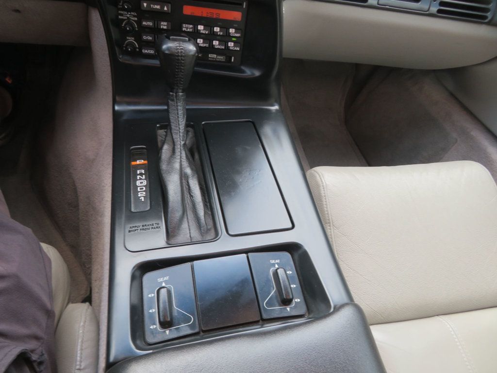 1996 Chevrolet Corvette 2OWNER BOTH TOPS LOW LOW MILES 19K EXTRA CLEAN AZ CAR WOW  - 22752951 - 25