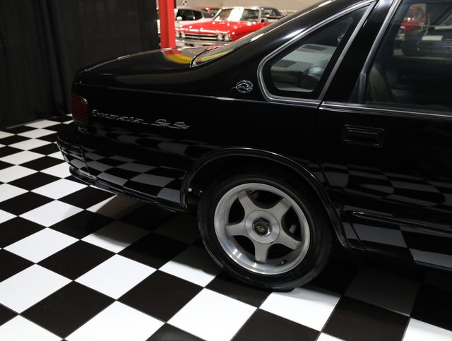 1996 Chevrolet Impala SS SUPER SPORT - DRIVER QUALITY - BLACK - 22992762 - 16