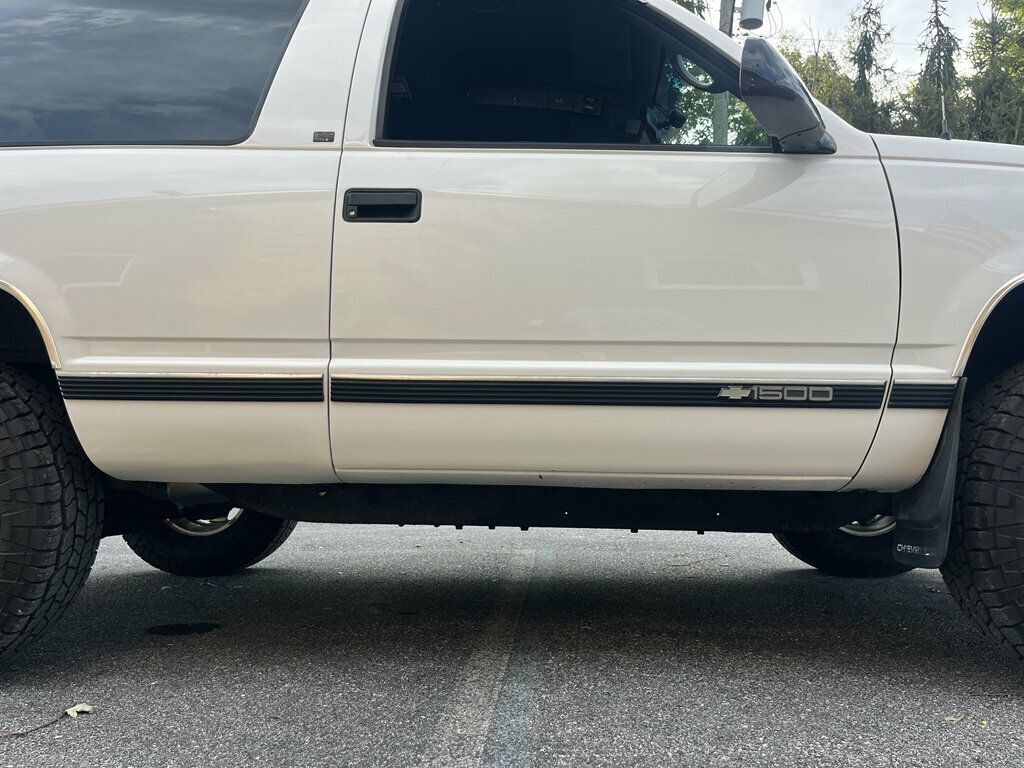 1996 Chevrolet Tahoe Hard To Find 2Door Chevy Tahoe 4x4 Rare Blue Interior Z71 Wheels - 23055623 - 38