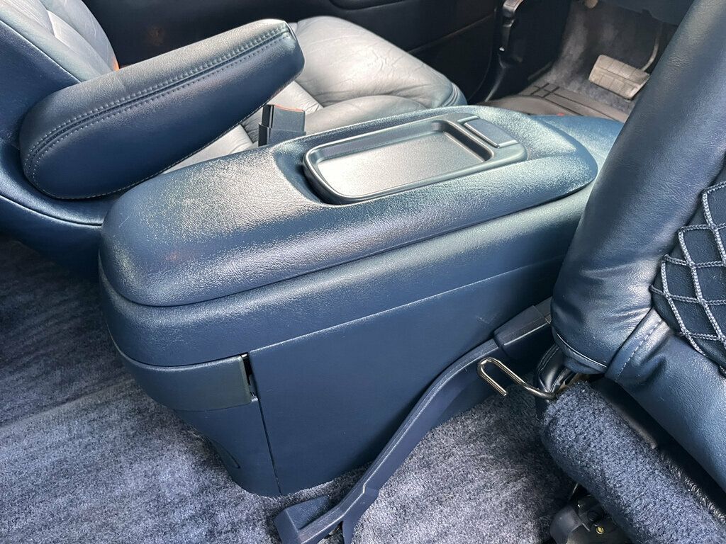 1996 Chevrolet Tahoe Hard To Find 2Door Chevy Tahoe 4x4 Rare Blue Interior Z71 Wheels - 23055623 - 54