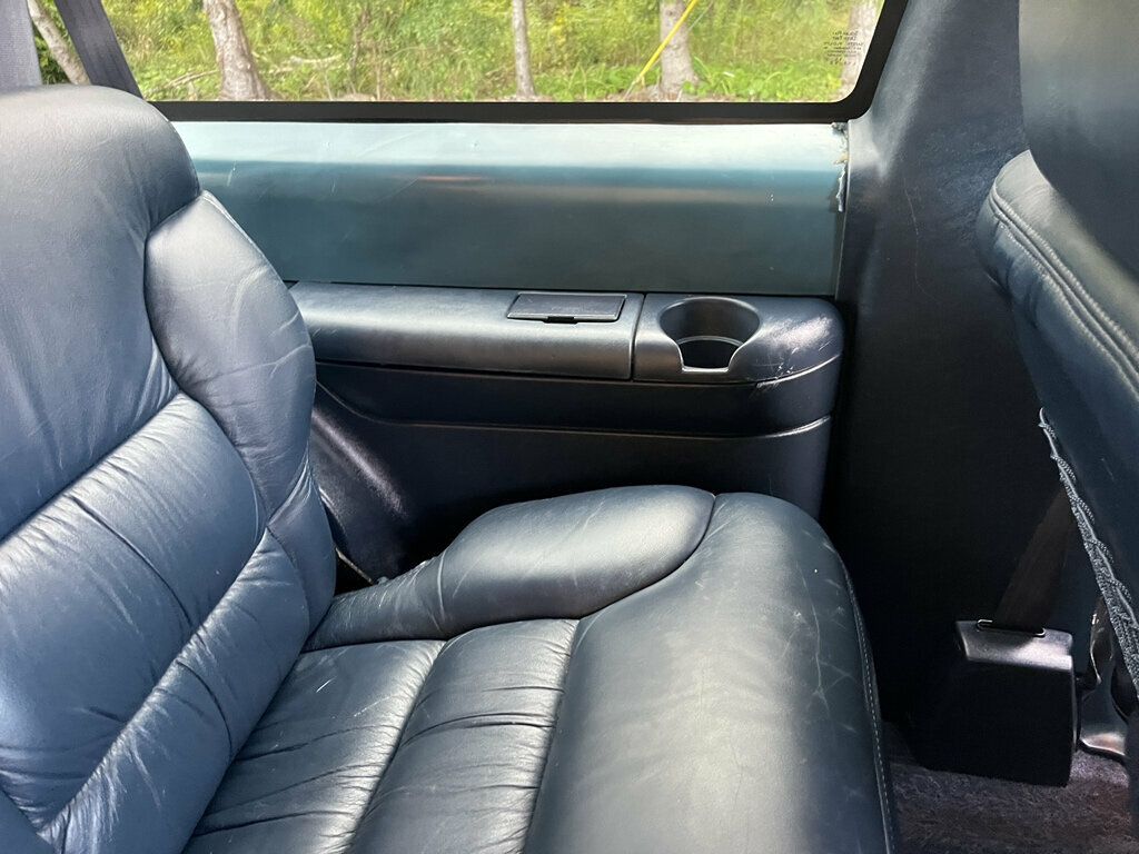 1996 Chevrolet Tahoe Hard To Find 2Door Chevy Tahoe 4x4 Rare Blue Interior Z71 Wheels - 23055623 - 55