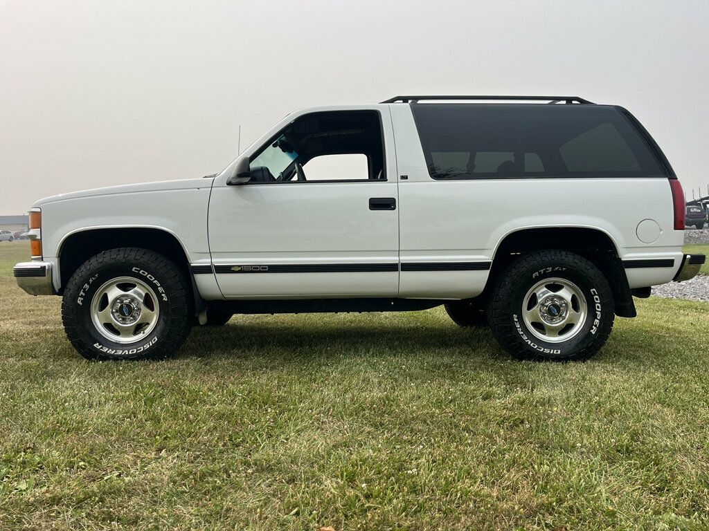 1996 Chevrolet Tahoe Hard To Find 2Door Chevy Tahoe 4x4 Rare Blue Interior Z71 Wheels - 23055623 - 5