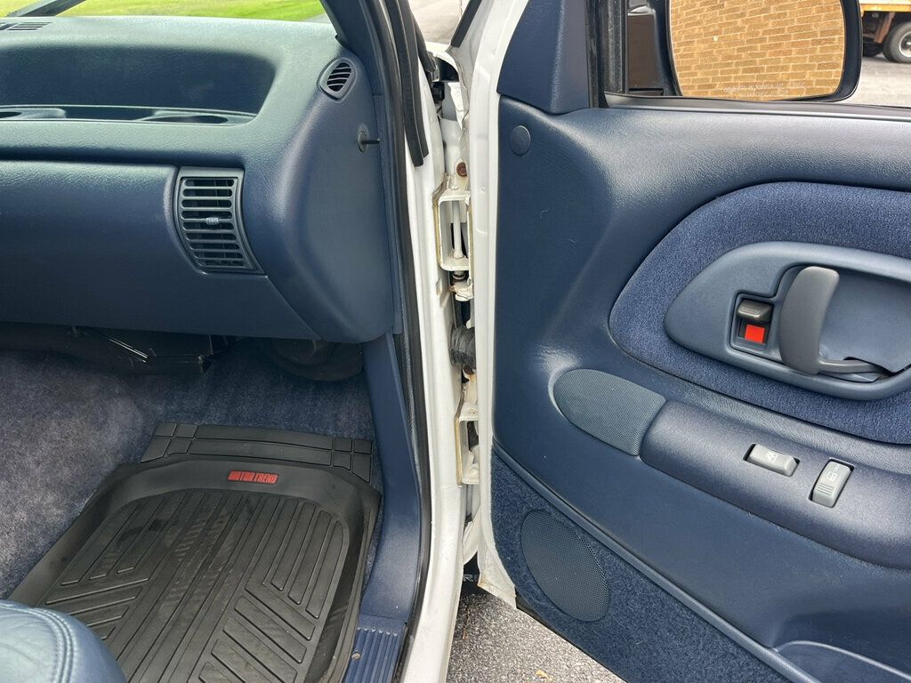 1996 Chevrolet Tahoe Hard To Find 2Door Chevy Tahoe 4x4 Rare Blue Interior Z71 Wheels - 23055623 - 64