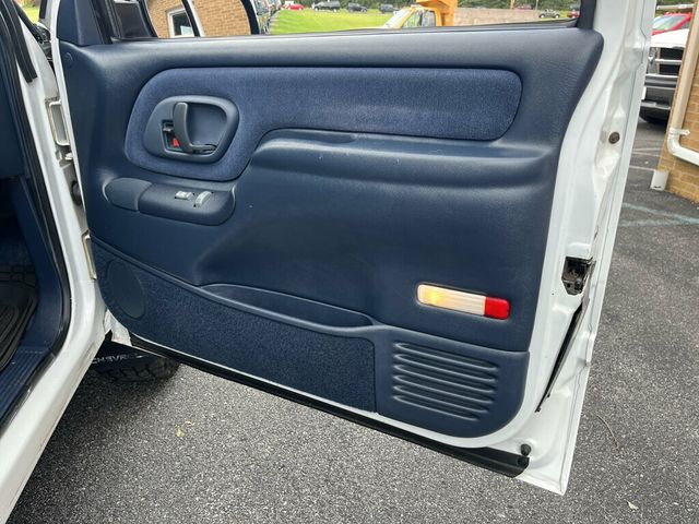 1996 Chevrolet Tahoe Hard To Find 2Door Chevy Tahoe 4x4 Rare Blue Interior Z71 Wheels - 23055623 - 65