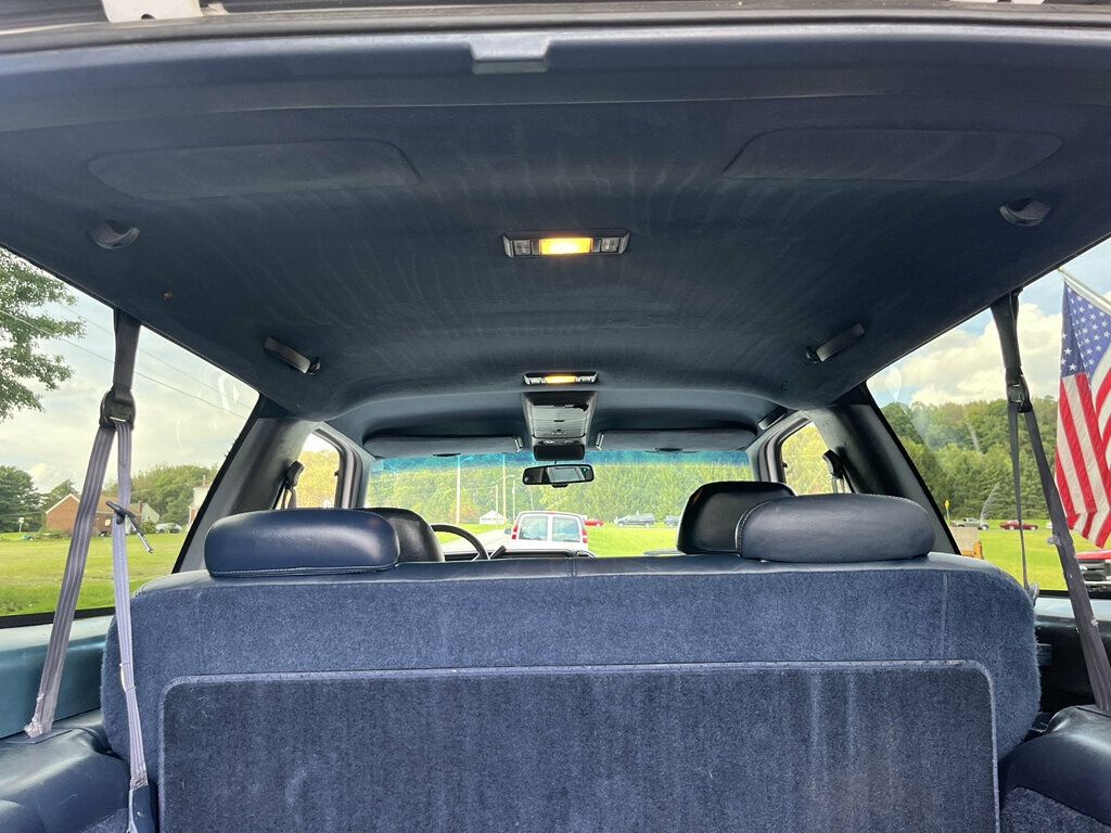 1996 Chevrolet Tahoe Hard To Find 2Door Chevy Tahoe 4x4 Rare Blue Interior Z71 Wheels - 23055623 - 67