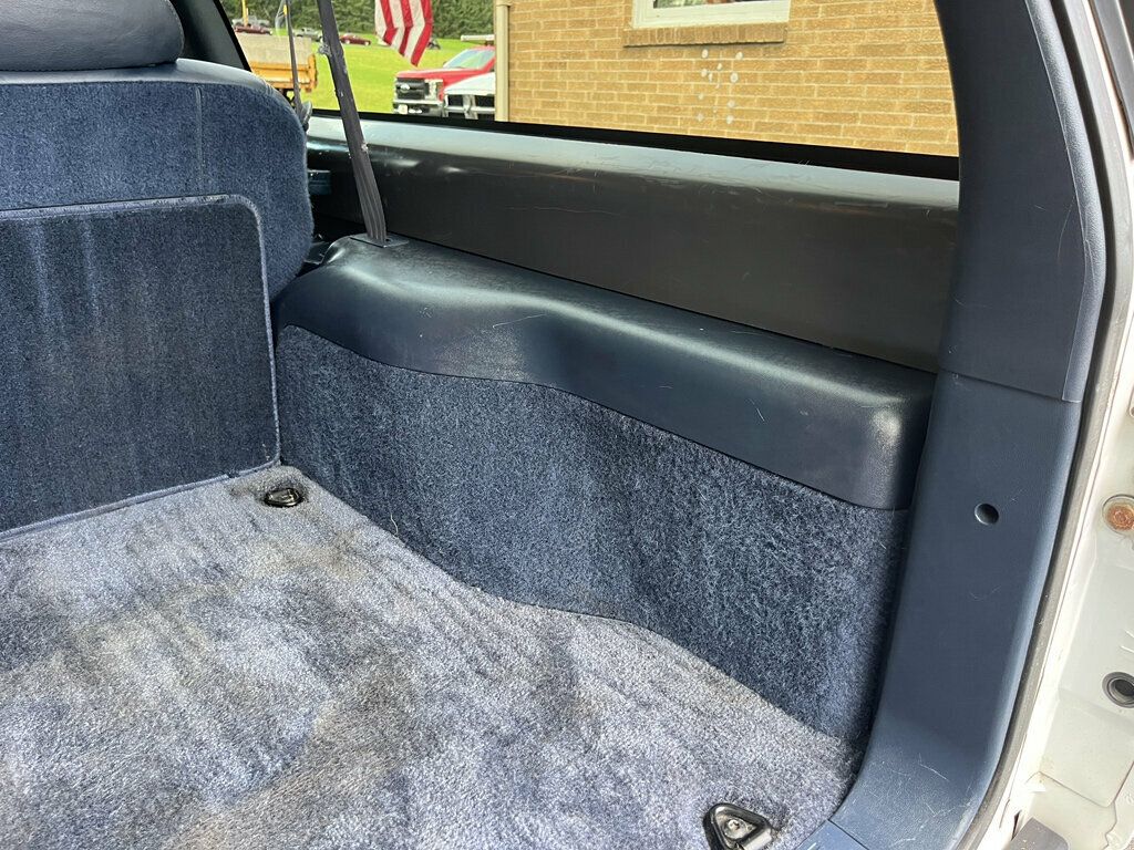 1996 Chevrolet Tahoe Hard To Find 2Door Chevy Tahoe 4x4 Rare Blue Interior Z71 Wheels - 23055623 - 74
