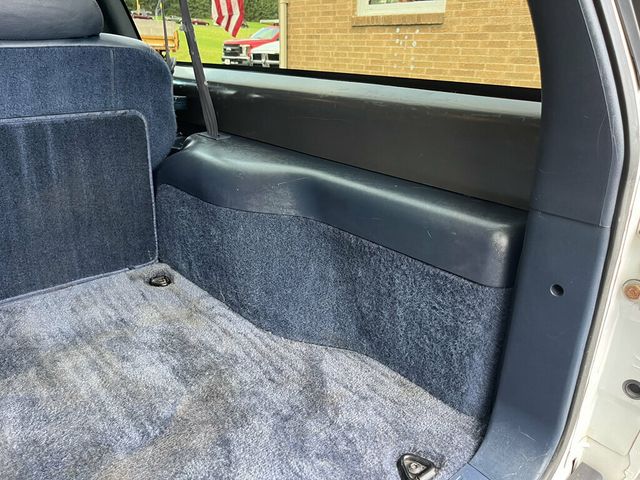 1996 Chevrolet Tahoe Hard To Find 2Door Chevy Tahoe 4x4 Rare Blue Interior Z71 Wheels - 23055623 - 74