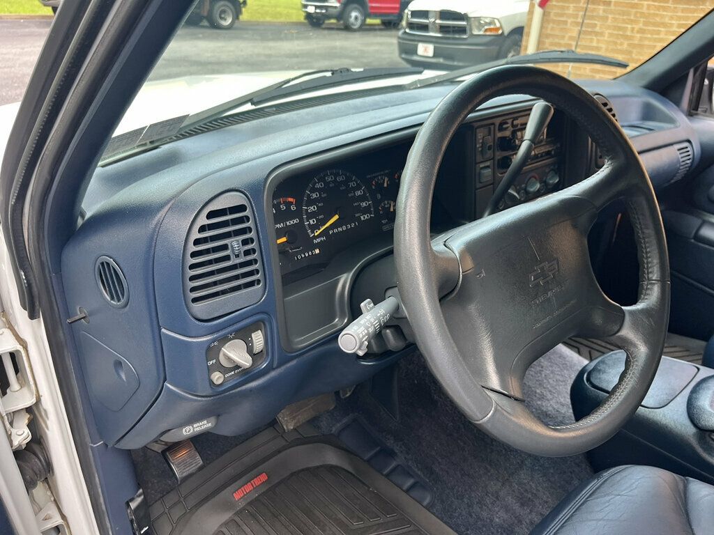 1996 Chevrolet Tahoe Hard To Find 2Door Chevy Tahoe 4x4 Rare Blue Interior Z71 Wheels - 23055623 - 82