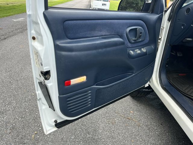 1996 Chevrolet Tahoe Hard To Find 2Door Chevy Tahoe 4x4 Rare Blue Interior Z71 Wheels - 23055623 - 84