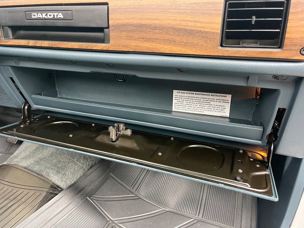 1996 Dodge Dakota Regular Cab 1 Family Owned, Garage Kept Rust Free 1st Gen Dakota - 23034204 - 57