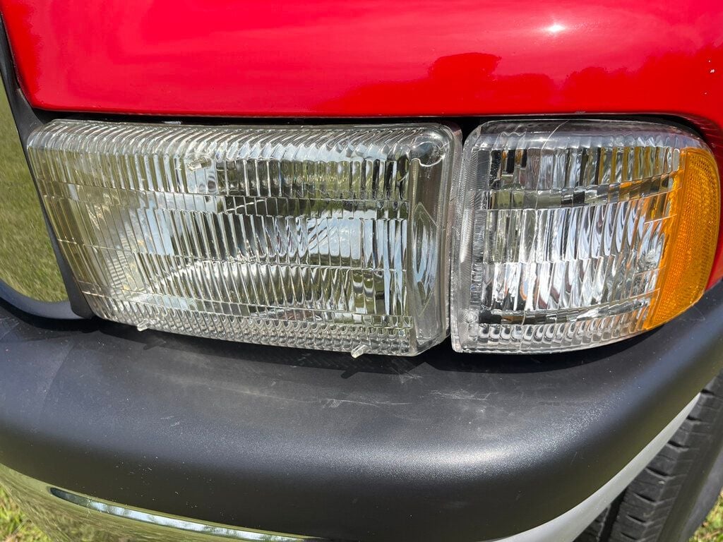 1996 Dodge Ram photo 13