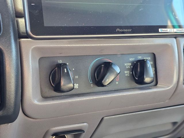 1996 Ford Bronco  - 23002429 - 26