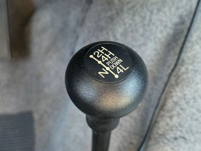 1996 Ford Bronco  - 23002429 - 27