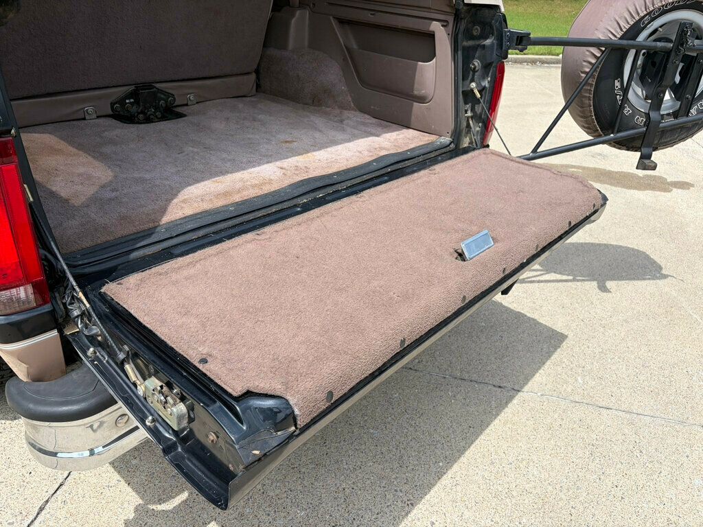 1996 Ford Bronco  - 23056101 - 14
