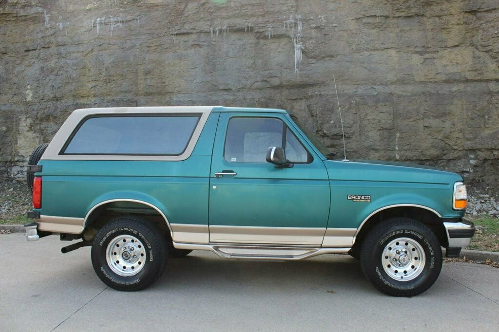 1996 Ford Bronco 105" WB Eddie Bauer - 22777549 - 1