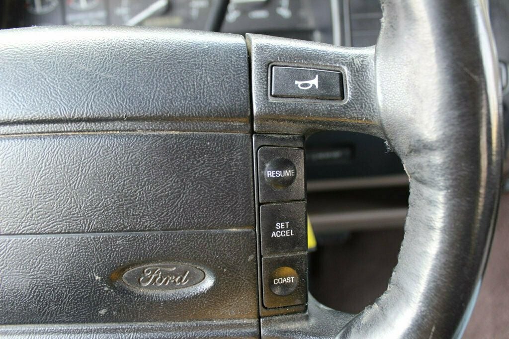 1996 Ford Bronco 105" WB Eddie Bauer - 22777549 - 25