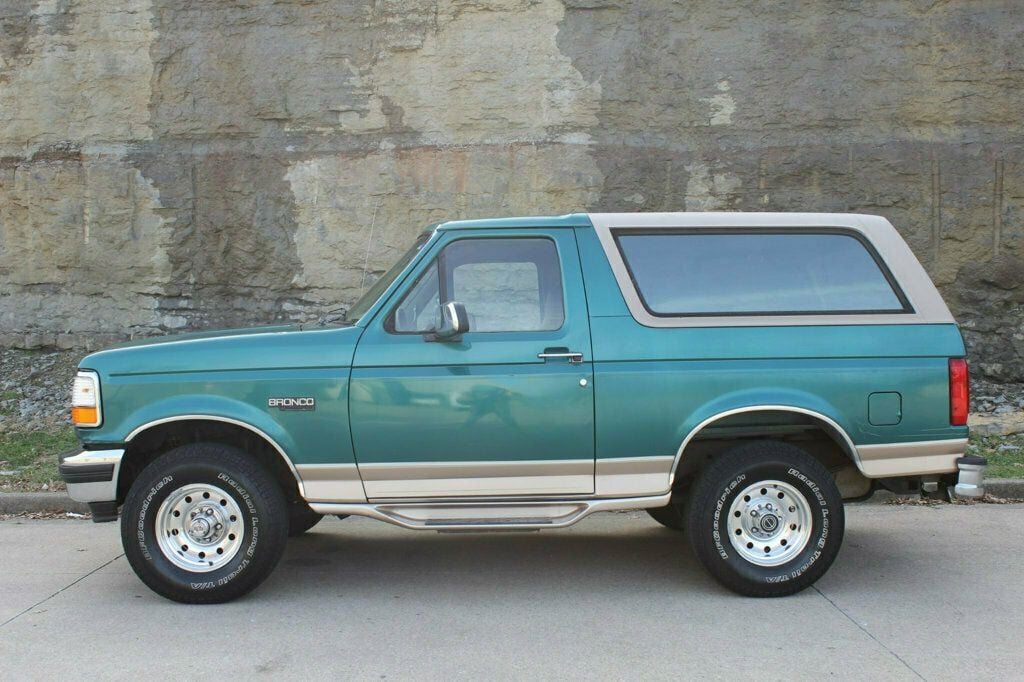 1996 Ford Bronco 105" WB Eddie Bauer - 22777549 - 2