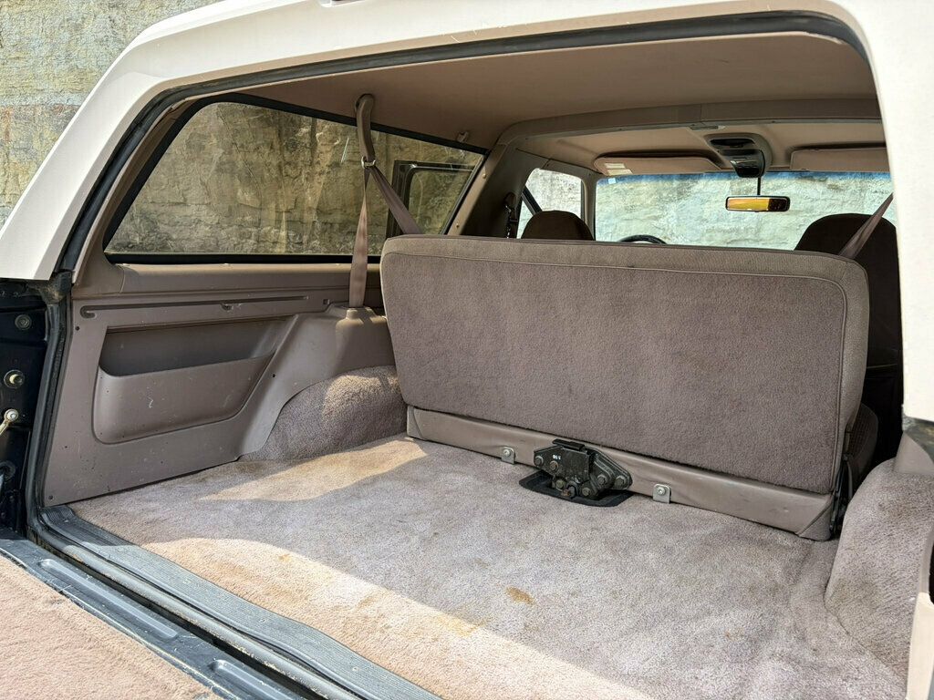 1996 Ford Bronco 105" WB Eddie Bauer - 23056101 - 12