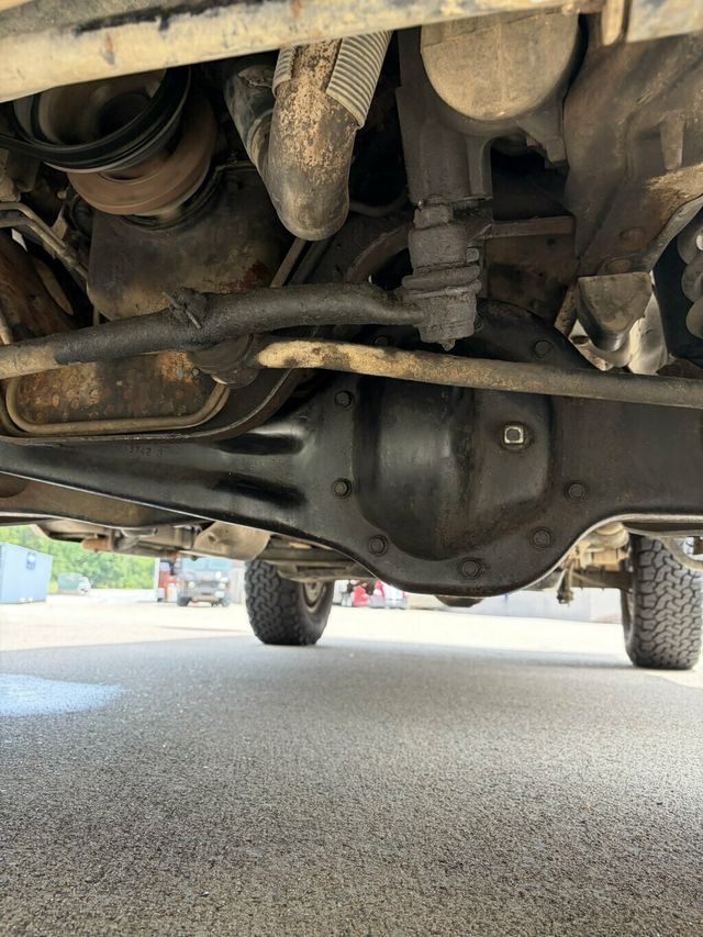 1996 Ford Bronco 105" WB Eddie Bauer - 23056101 - 17