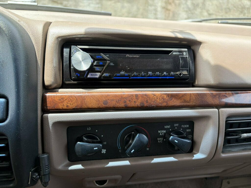 1996 Ford Bronco 105" WB Eddie Bauer - 23056101 - 25