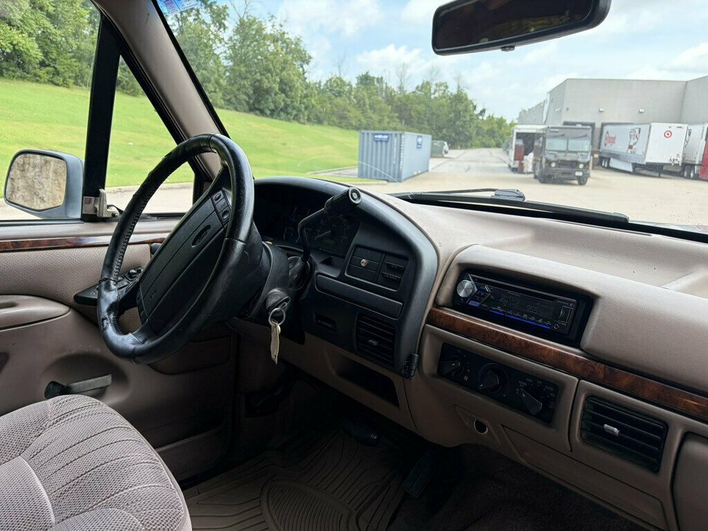 1996 Ford Bronco 105" WB Eddie Bauer - 23056101 - 29