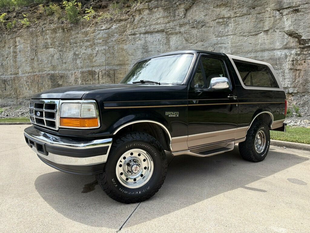 1996 Ford Bronco 105" WB Eddie Bauer - 23056101 - 3