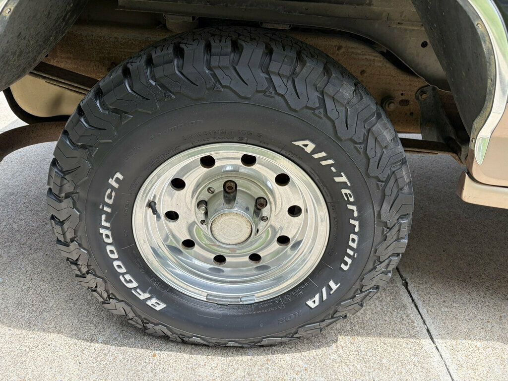 1996 Ford Bronco 105" WB Eddie Bauer - 23056101 - 52
