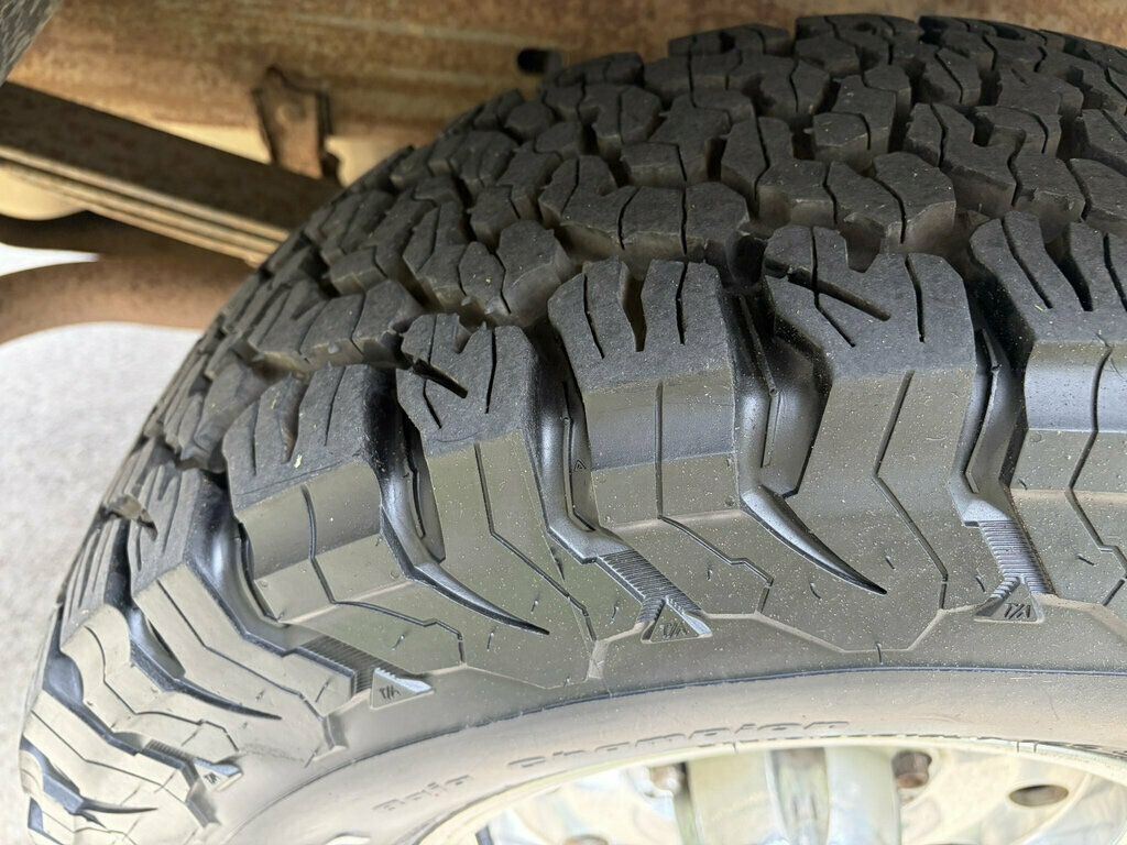 1996 Ford Bronco 105" WB Eddie Bauer - 23056101 - 55