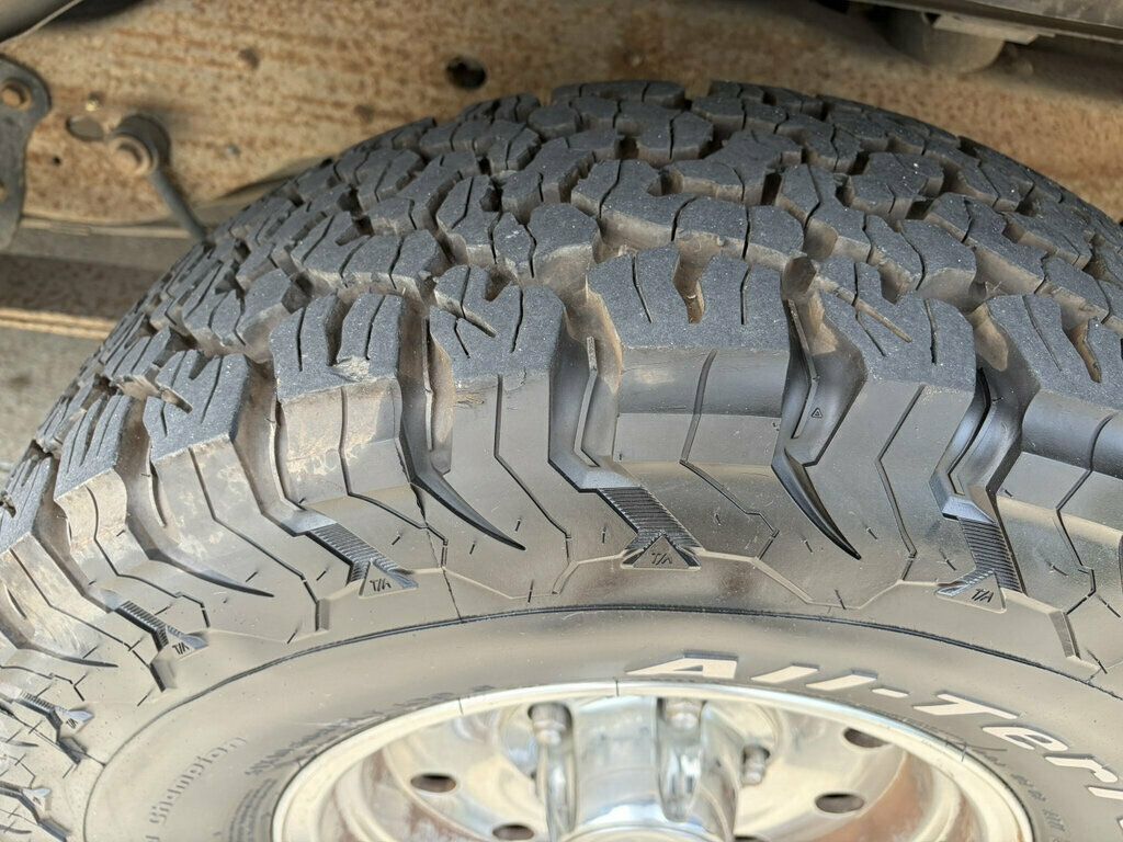 1996 Ford Bronco 105" WB Eddie Bauer - 23056101 - 56