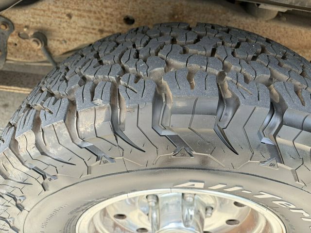 1996 Ford Bronco 105" WB Eddie Bauer - 23056101 - 56