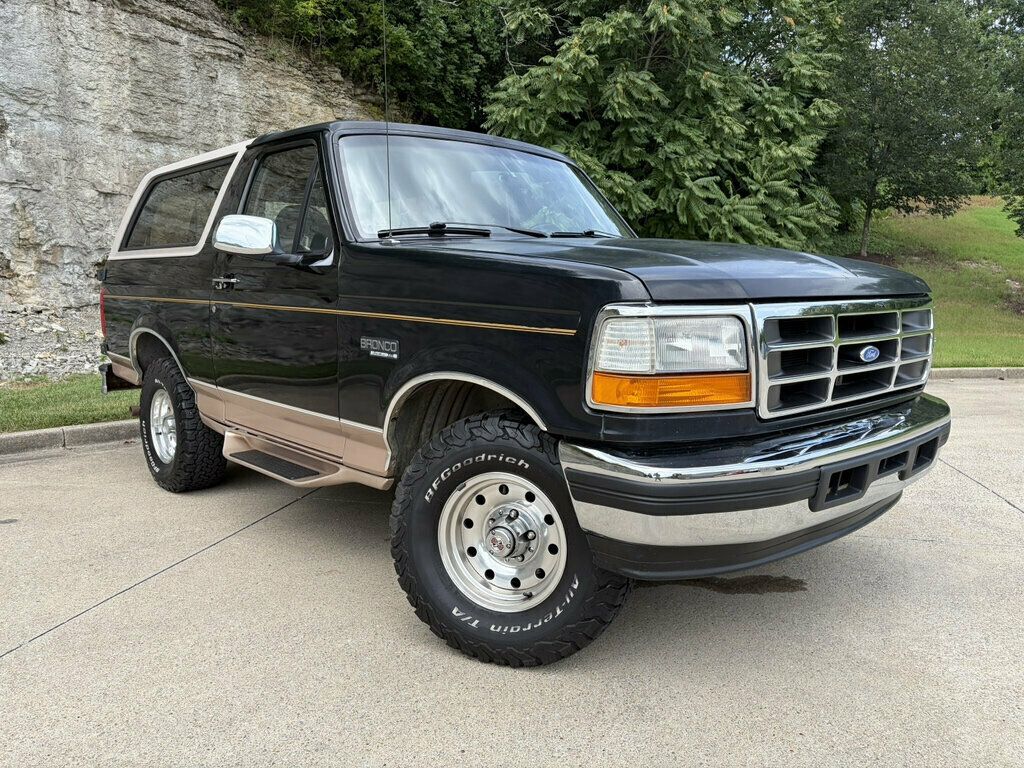 1996 Ford Bronco 105" WB Eddie Bauer - 23056101 - 60