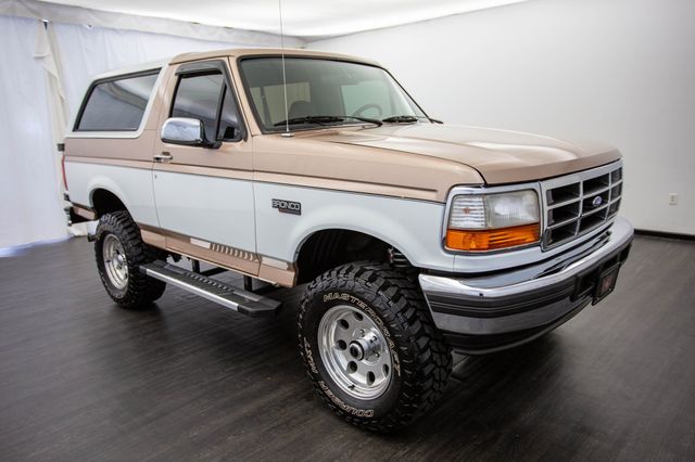1996 Ford Bronco 105" WB XLT - 22872102 - 1