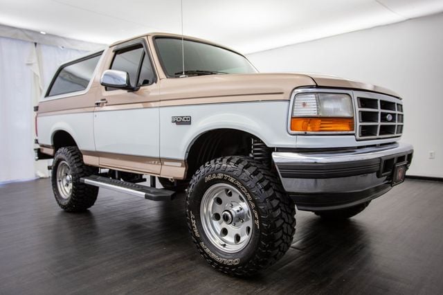 1996 Ford Bronco 105" WB XLT - 22872102 - 23